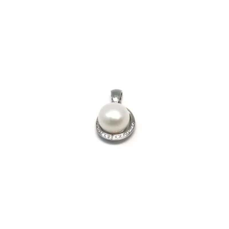 Colgante de plata con perla y piedras blancas