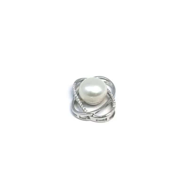 Colgante de plata de diseño con perla y piedras blancas